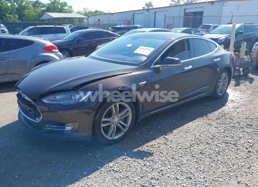 Photo 2 of 2013 Tesla Model S (VIN 5YJSA1DN6DFP03367)