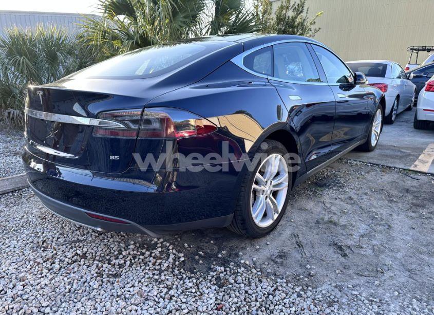 Photo 4 of 2013 Tesla Model S (VIN 5YJSA1DN8DFP17027)