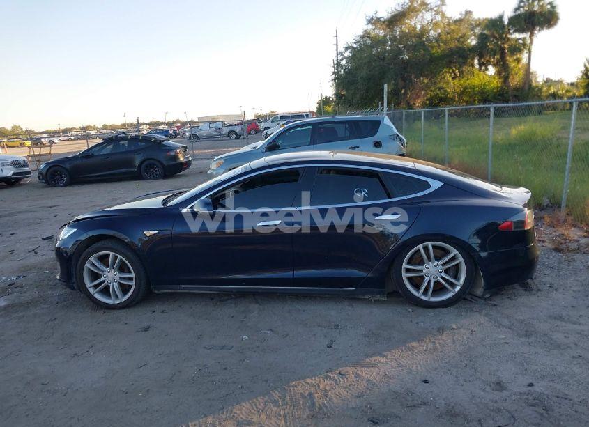 Photo 13 of 2013 Tesla Model S (VIN 5YJSA1DN9DFP06165)
