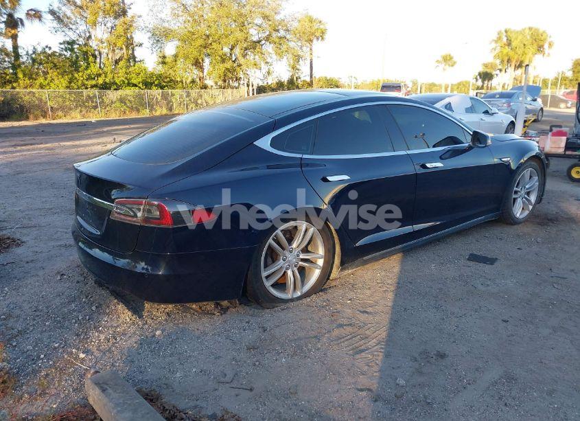 Photo 4 of 2013 Tesla Model S (VIN 5YJSA1DN9DFP06165)