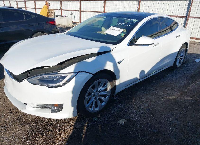Photo 2 of 2016 Tesla Model S 60/70/75/85 (VIN 5YJSA1E11GF170103)