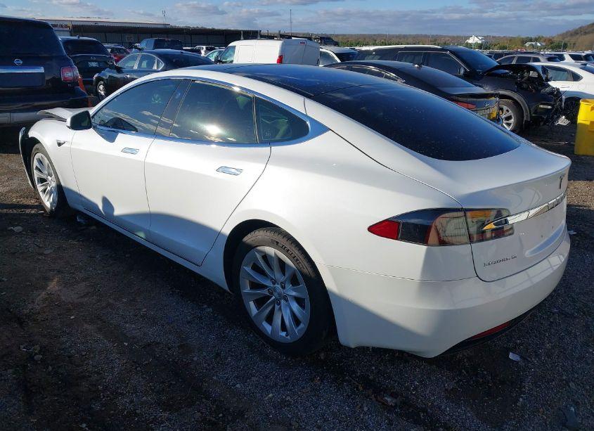 Photo 3 of 2016 Tesla Model S 60/70/75/85 (VIN 5YJSA1E11GF170103)