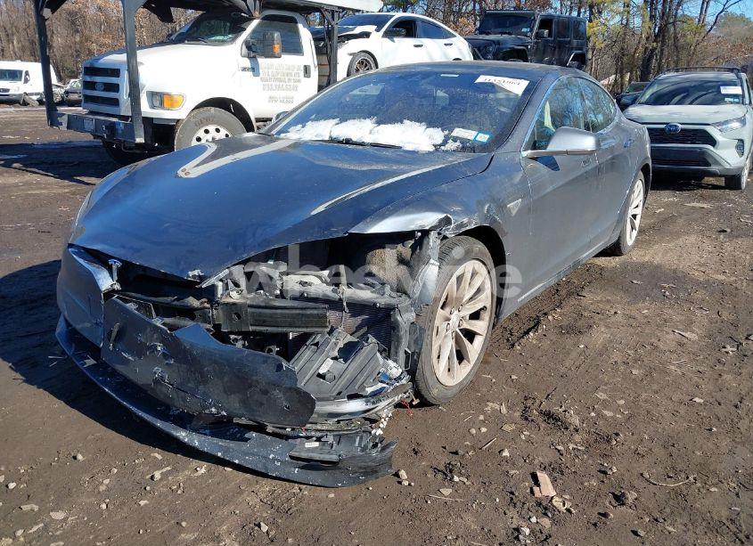 Photo 2 of 2016 Tesla Model S 60/70/75/85 (VIN 5YJSA1E12GF160955)