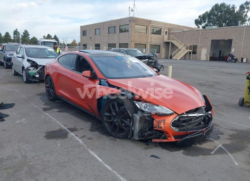 2015 Tesla Model S 60/70/85 (VIN 5YJSA1E13FF106126) main photo