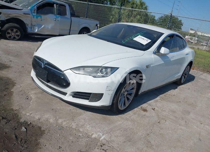 Photo 2 of 2016 Tesla Model S 60/70/75/85 (VIN 5YJSA1E16GF129997)