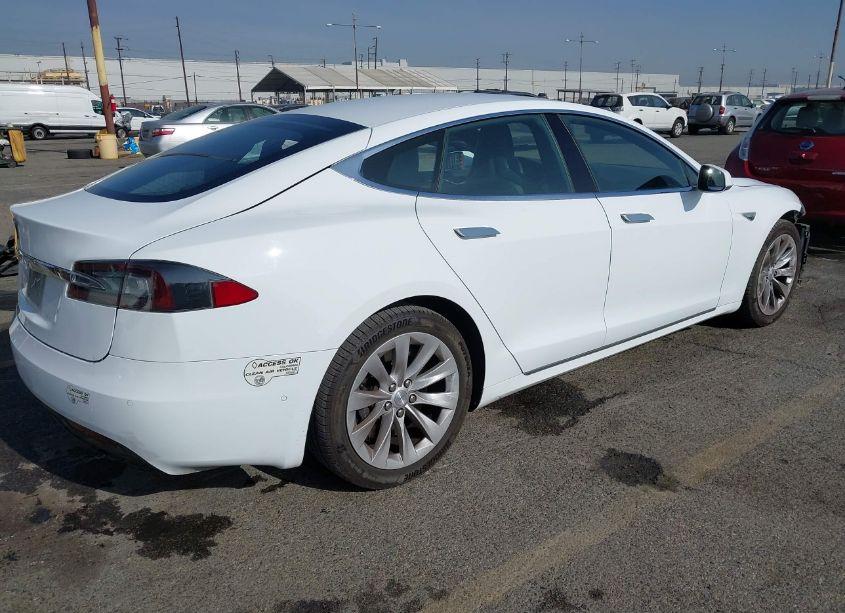 Photo 4 of 2016 Tesla Model S 60/70/75/85 (VIN 5YJSA1E18GF160538)