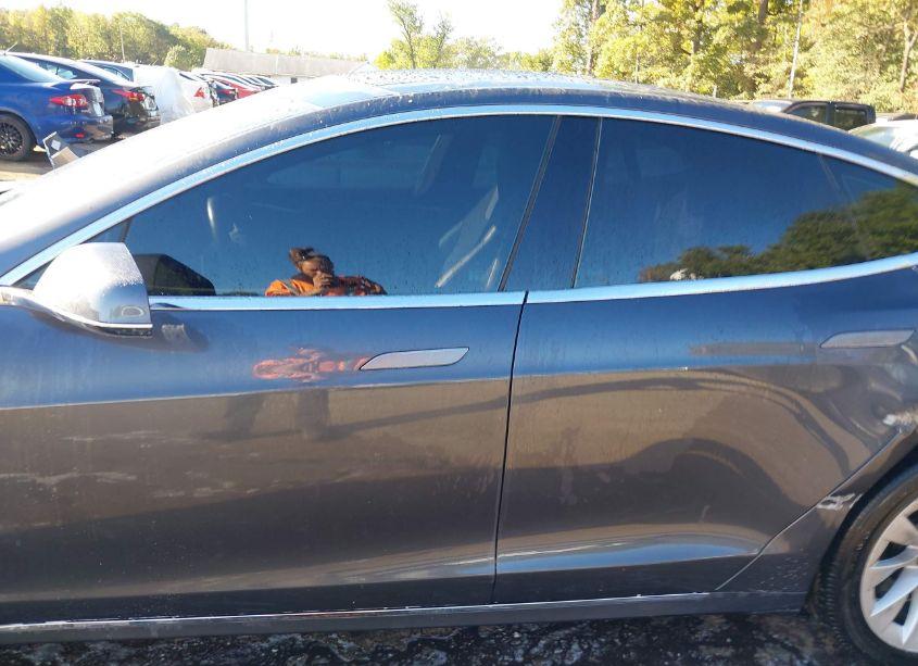 Photo 15 of 2016 Tesla Model S 60/70/75/85 (VIN 5YJSA1E1XGF152392)