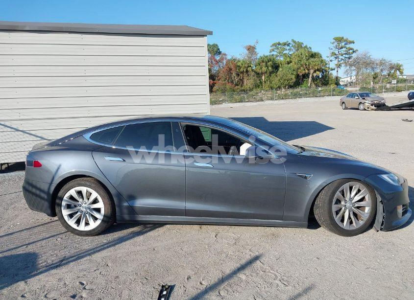 Photo 13 of 2017 Tesla Model S 100D/60D/75D/90D/P100D (VIN 5YJSA1E20HF200248)
