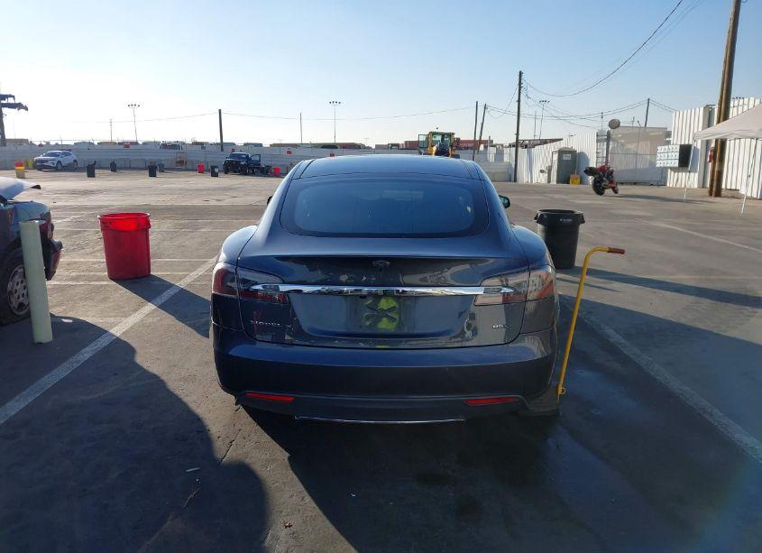Photo 16 of 2015 Tesla Model S 70D/85D/P85D (VIN 5YJSA1E21FF114556)