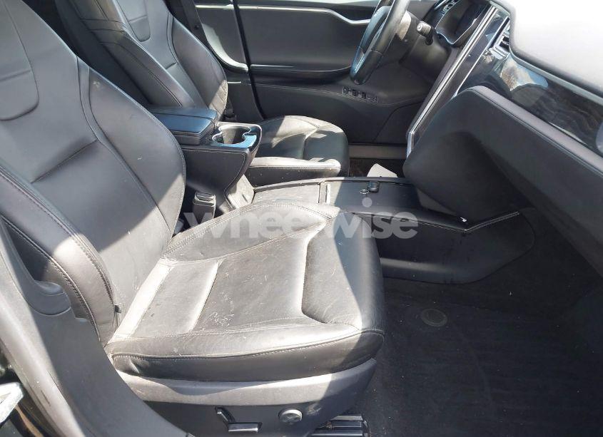 Photo 5 of 2016 Tesla Model S 60D/70D/75D/85D/90D (VIN 5YJSA1E21GF160616)