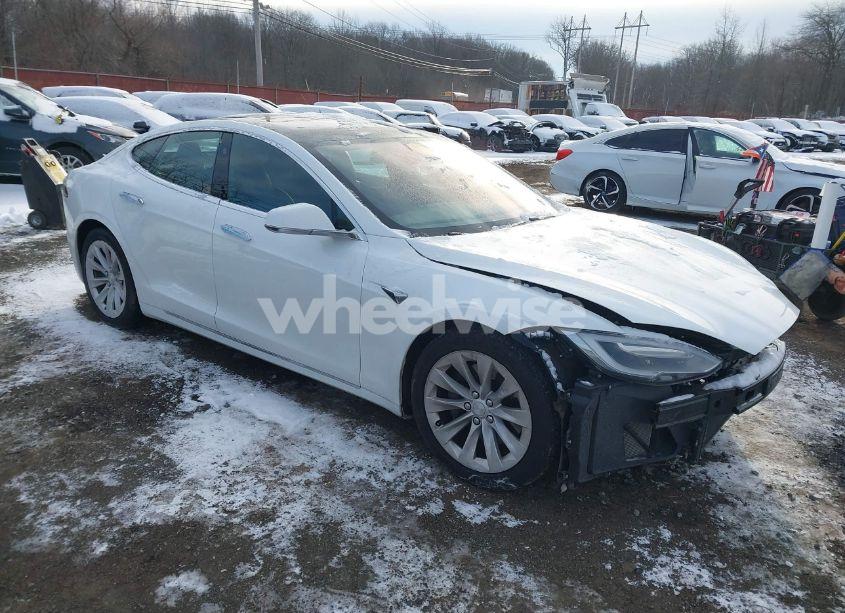 2017 Tesla Model S 100D/60D/75D/90D/P100D (VIN 5YJSA1E21HF202218) main photo