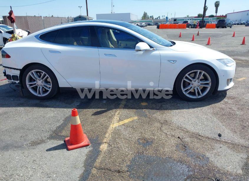 Photo 13 of 2015 Tesla Model S 70D/85D/P85D (VIN 5YJSA1E22FF114484)