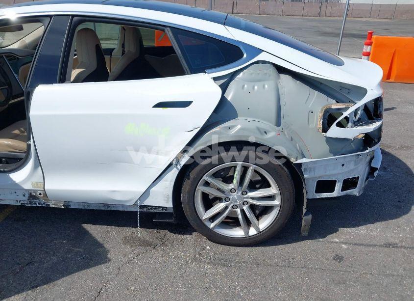 Photo 6 of 2015 Tesla Model S 70D/85D/P85D (VIN 5YJSA1E22FF114484)