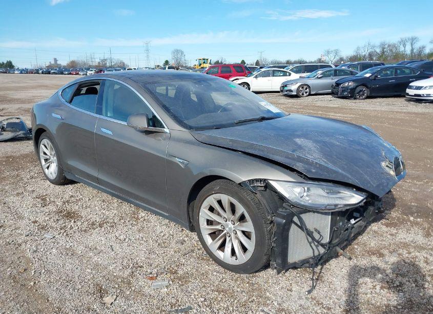 2016 Tesla Model S 60D/70D/75D/85D/90D (VIN 5YJSA1E22GF132842) main photo