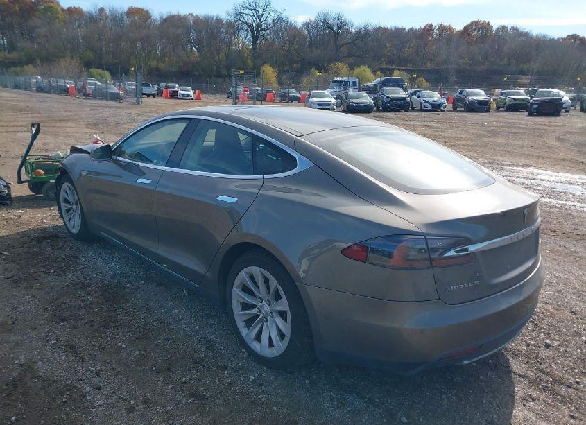 Photo 3 of 2016 Tesla Model S 60D/70D/75D/85D/90D (VIN 5YJSA1E22GF132842)