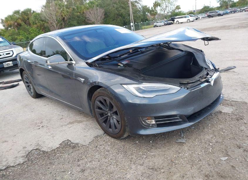2017 Tesla Model S 100D/60D/75D/90D/P100D (VIN 5YJSA1E22HF217035) main photo
