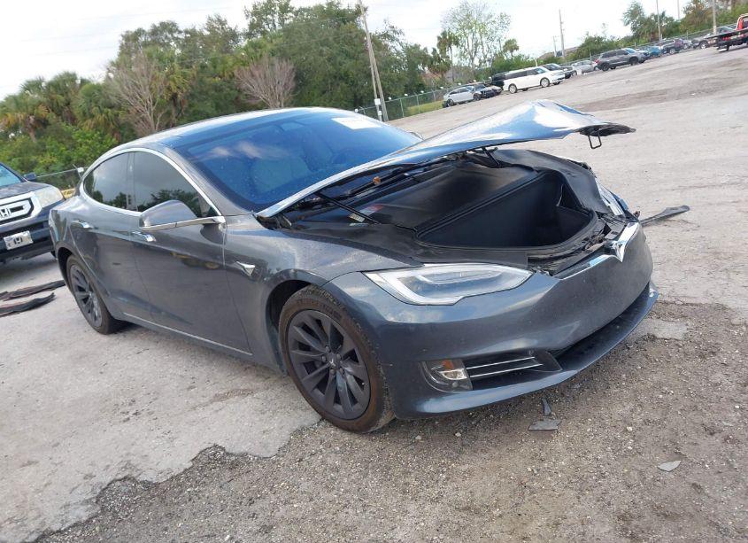 Photo 13 of 2017 Tesla Model S 100D/60D/75D/90D/P100D (VIN 5YJSA1E22HF217035)