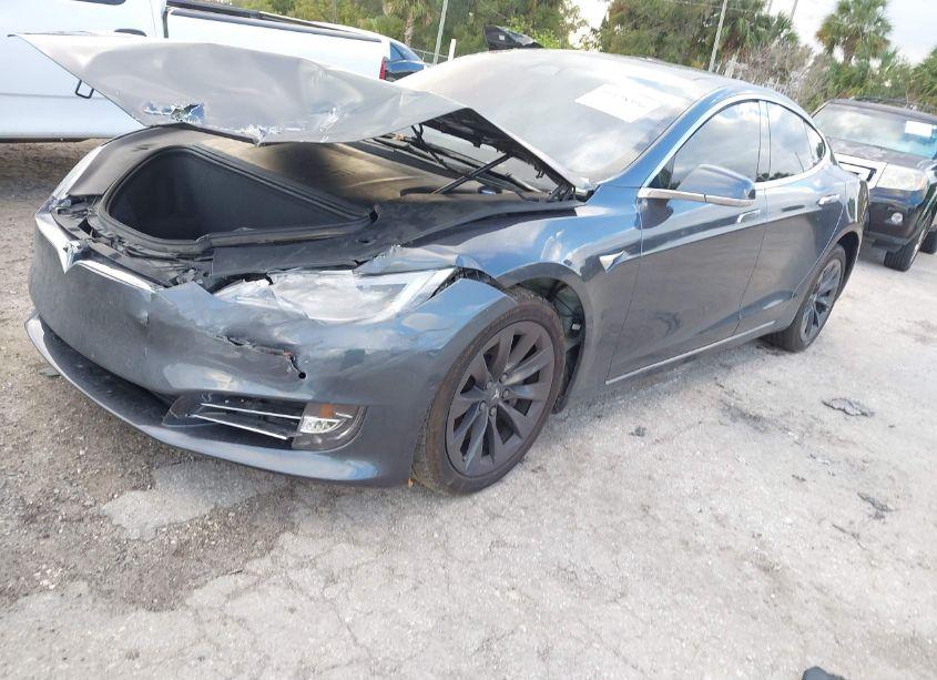 Photo 2 of 2017 Tesla Model S 100D/60D/75D/90D/P100D (VIN 5YJSA1E22HF217035)