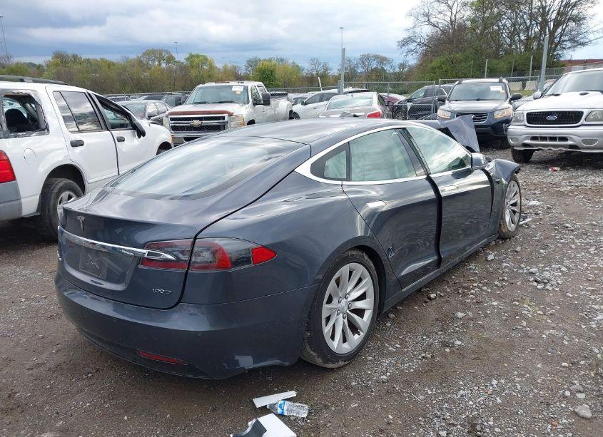 Photo 4 of 2019 Tesla Model S 100D/75D/LONG RANGE/STANDARD RANGE (VIN 5YJSA1E22KF302951)