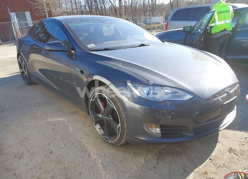 2016 Tesla Model S 60D/70D/75D/85D/90D (VIN 5YJSA1E23GF129903) main photo