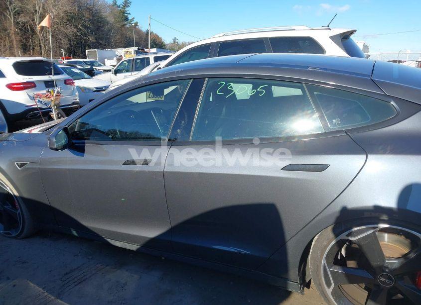 Photo 14 of 2016 Tesla Model S 60D/70D/75D/85D/90D (VIN 5YJSA1E23GF129903)