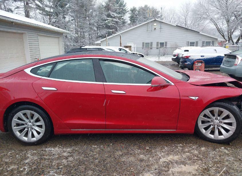 Photo 14 of 2016 Tesla Model S 60D/70D/75D/85D/90D (VIN 5YJSA1E23GF147351)
