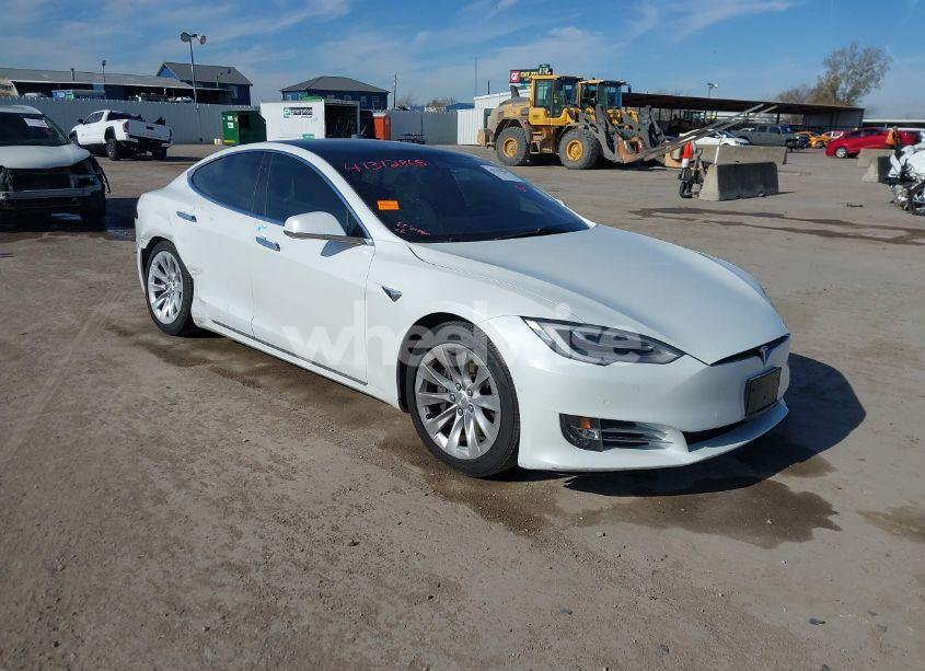 2020 Tesla Model S LONG RANGE DUAL MOTOR ALL-WHEEL DRIVE/LONG RANGE PLUS DUAL MOTOR ALL-WHEEL DRIVE (VIN 5YJSA1E23LF360441) main photo
