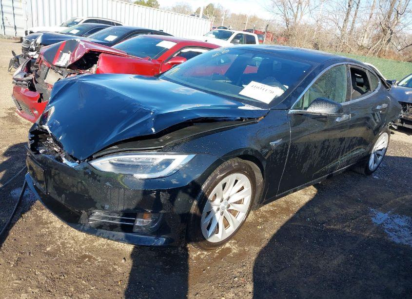 Photo 2 of 2018 Tesla Model S 100D/75D/P100D (VIN 5YJSA1E24JF246056)