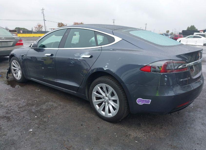 Photo 3 of 2018 Tesla Model S 100D/75D/P100D (VIN 5YJSA1E24JF298156)
