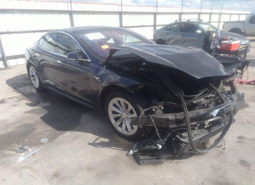 2017 Tesla Model S 60D/75D/90D/P100D/100D (VIN 5YJSA1E25HF211052) main photo
