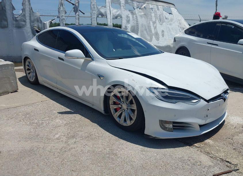 2018 Tesla Model S 100D/75D/P100D (VIN 5YJSA1E25JF245269) main photo