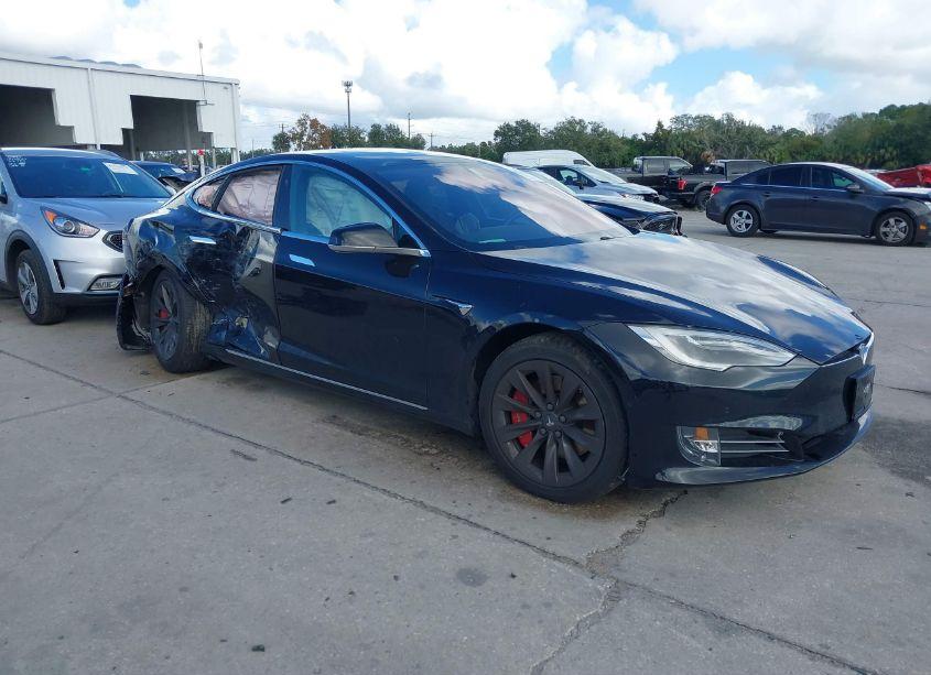 2018 Tesla Model S 100D/75D/P100D (VIN 5YJSA1E25JF268230) main photo