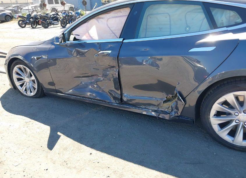 Photo 6 of 2018 Tesla Model S 100D/75D/P100D (VIN 5YJSA1E25JF291121)