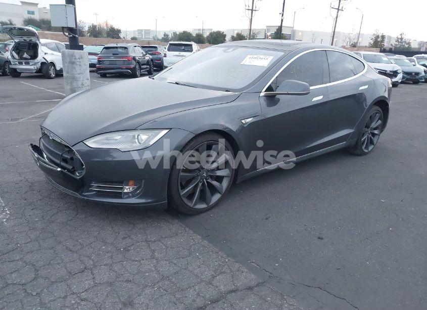 Photo 2 of 2015 Tesla Model S 70D/85D/P85D (VIN 5YJSA1E26FF115556)
