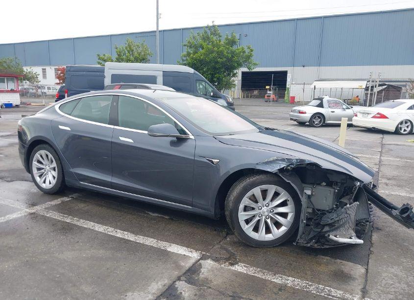 2017 Tesla Model S 100D/60D/75D/90D/P100D (VIN 5YJSA1E26HF195363) main photo