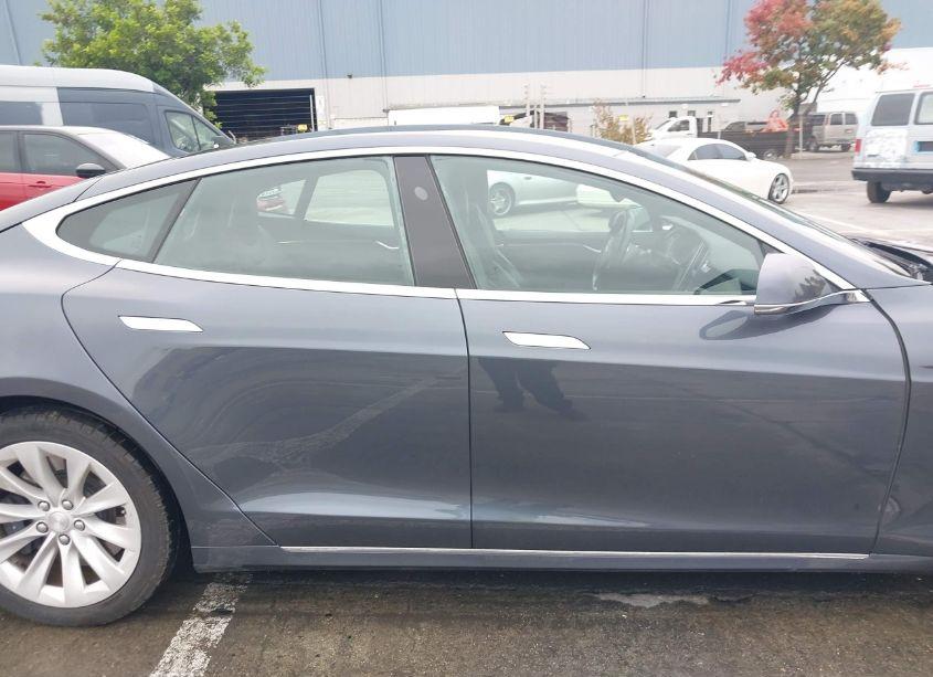 Photo 14 of 2017 Tesla Model S 100D/60D/75D/90D/P100D (VIN 5YJSA1E26HF195363)
