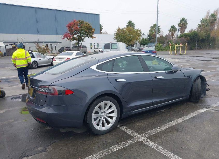 Photo 4 of 2017 Tesla Model S 100D/60D/75D/90D/P100D (VIN 5YJSA1E26HF195363)