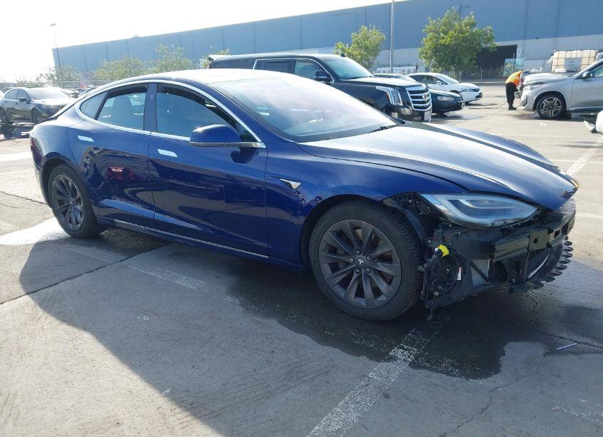 2018 Tesla Model S 100D/75D/P100D (VIN 5YJSA1E26JF295615) main photo