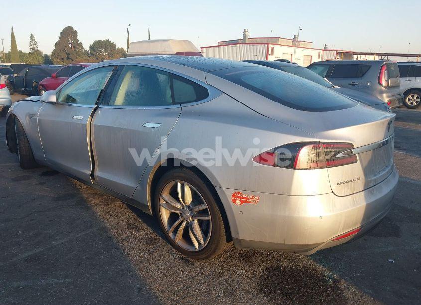 Photo 3 of 2015 Tesla Model S 70D/85D/P85D (VIN 5YJSA1E27FF114657)