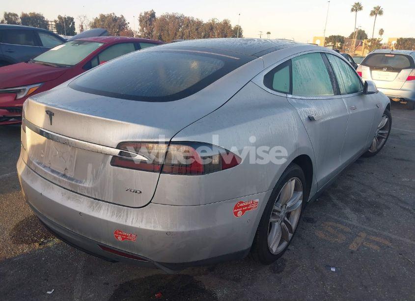 Photo 4 of 2015 Tesla Model S 70D/85D/P85D (VIN 5YJSA1E27FF114657)