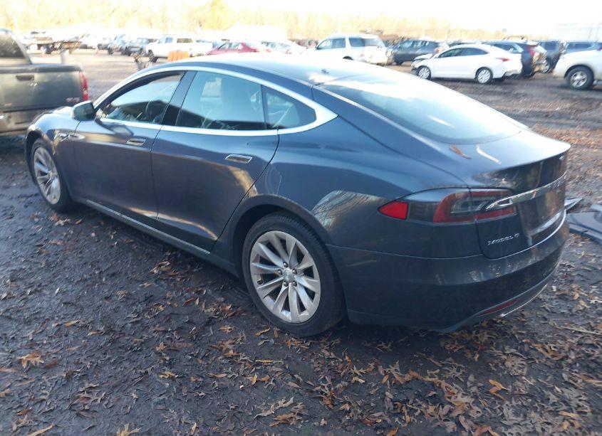 Photo 3 of 2015 Tesla Model S 70D/85D/P85D (VIN 5YJSA1E27FF119096)