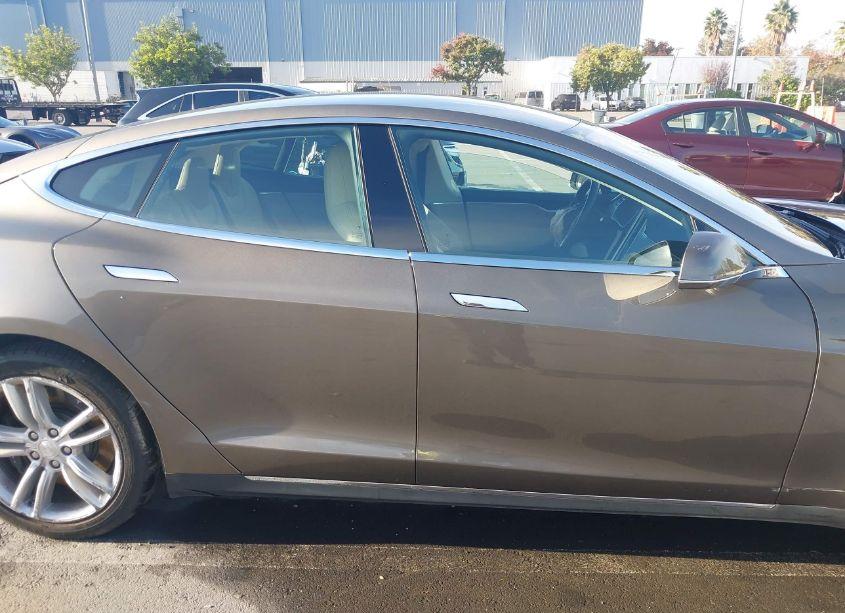 Photo 14 of 2015 Tesla Model S 70D/85D/P85D (VIN 5YJSA1E28FF119110)