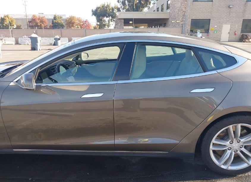 Photo 15 of 2015 Tesla Model S 70D/85D/P85D (VIN 5YJSA1E28FF119110)