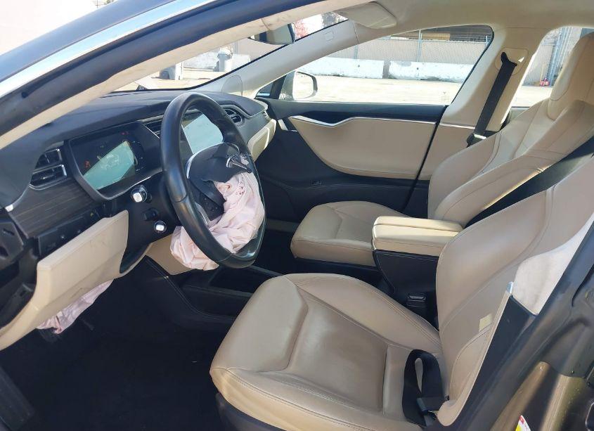 Photo 5 of 2015 Tesla Model S 70D/85D/P85D (VIN 5YJSA1E28FF119110)