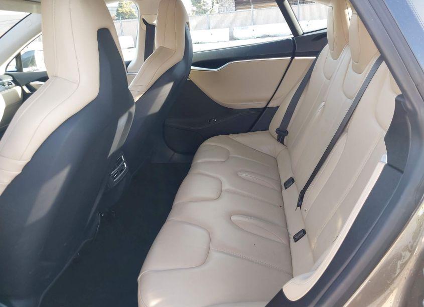 Photo 8 of 2015 Tesla Model S 70D/85D/P85D (VIN 5YJSA1E28FF119110)