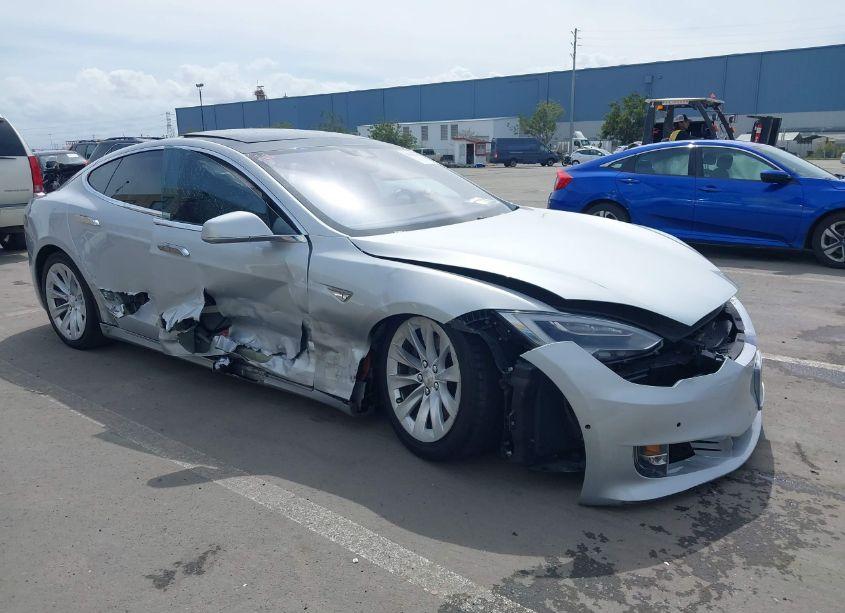 2016 Tesla Model S 60D/70D/75D/85D/90D (VIN 5YJSA1E28GF153324) main photo