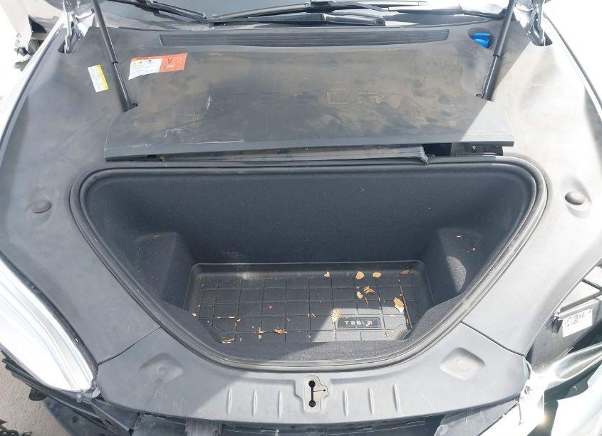 Photo 10 of 2016 Tesla Model S 60D/70D/75D/85D/90D (VIN 5YJSA1E28GF153324)