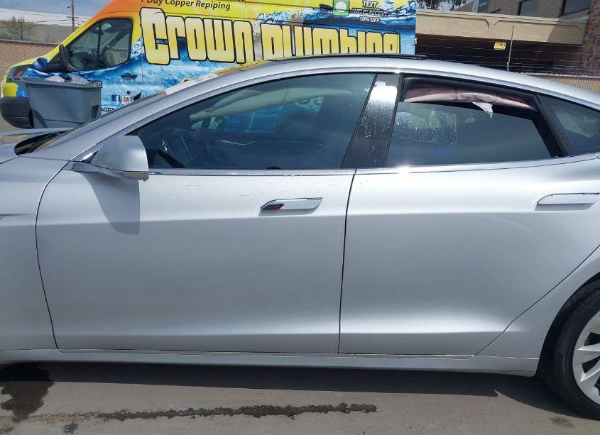 Photo 15 of 2016 Tesla Model S 60D/70D/75D/85D/90D (VIN 5YJSA1E28GF153324)