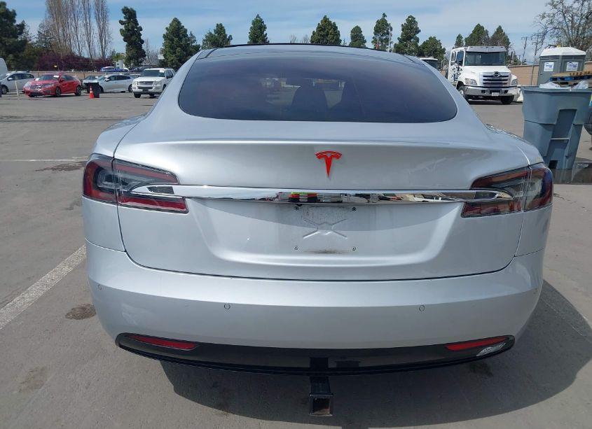 Photo 17 of 2016 Tesla Model S 60D/70D/75D/85D/90D (VIN 5YJSA1E28GF153324)