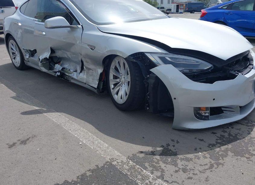 Photo 6 of 2016 Tesla Model S 60D/70D/75D/85D/90D (VIN 5YJSA1E28GF153324)